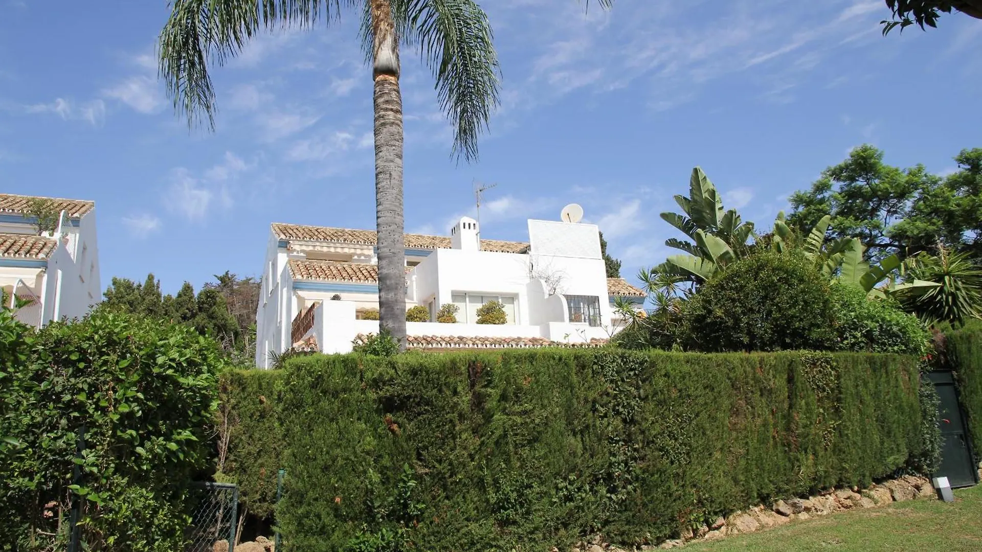 Guadalmina Baja contacts